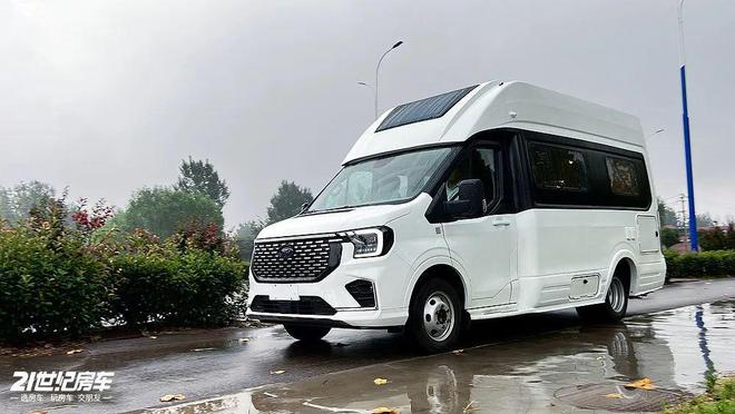 这款飞翔T8铁C房车如何做到“配置拉满”？pg电子平台福特23T动力+无接缝车身！(图9)