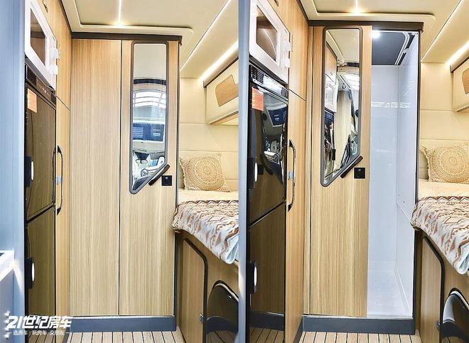 这款飞翔T8铁C房车如何做到“配置拉满”？pg电子平台福特23T动力+无接缝车身！(图8)