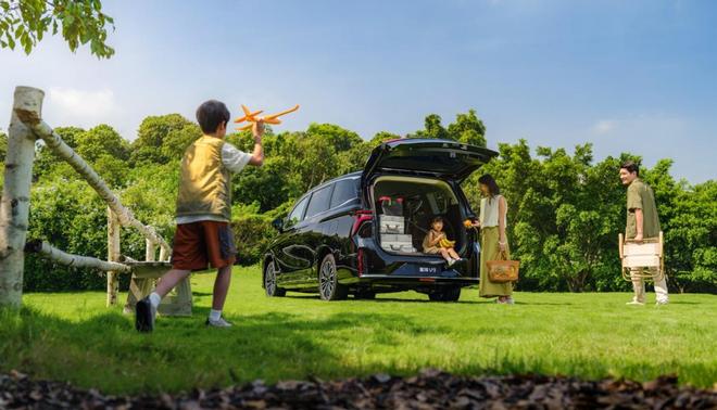 新定义家庭出行彻底终结“伪露营时代”pg电子平台“露营神车”星海V9重(图3)