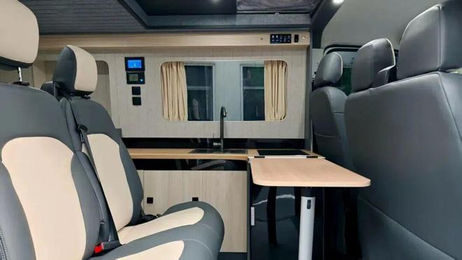 月28亮相成都房车展全时四驱三把锁pg试玩这才是能越野的露营车11(图1) 月28亮相成都房车展全时四驱三把锁pg试玩这才是能越野的露营车11(图1)