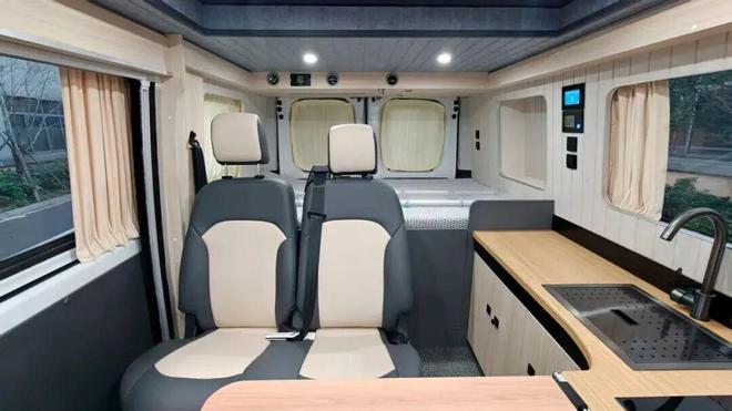 月28亮相成都房车展全时四驱三把锁pg试玩这才是能越野的露营车11(图3) 月28亮相成都房车展全时四驱三把锁pg试玩这才是能越野的露营车11(图3)