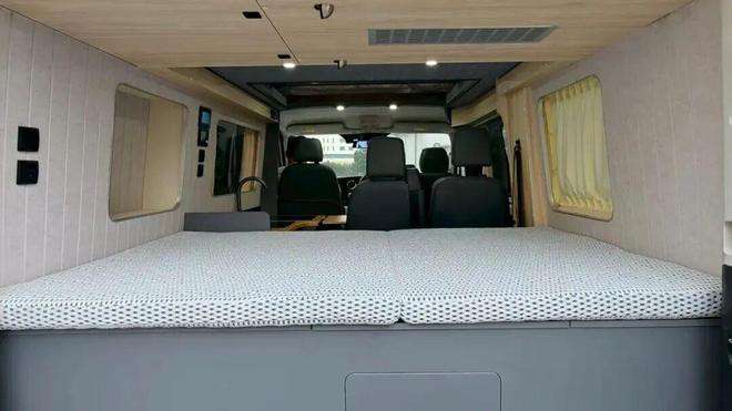 月28亮相成都房车展全时四驱三把锁pg试玩这才是能越野的露营车11(图6) 月28亮相成都房车展全时四驱三把锁pg试玩这才是能越野的露营车11(图6)