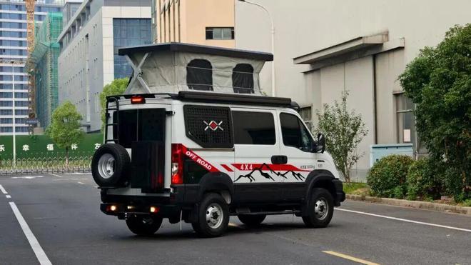 月28亮相成都房车展全时四驱三把锁pg试玩这才是能越野的露营车11(图9) 月28亮相成都房车展全时四驱三把锁pg试玩这才是能越野的露营车11(图9)