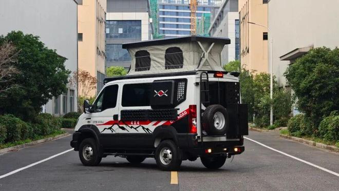 月28亮相成都房车展全时四驱三把锁pg试玩这才是能越野的露营车11(图8) 月28亮相成都房车展全时四驱三把锁pg试玩这才是能越野的露营车11(图8)